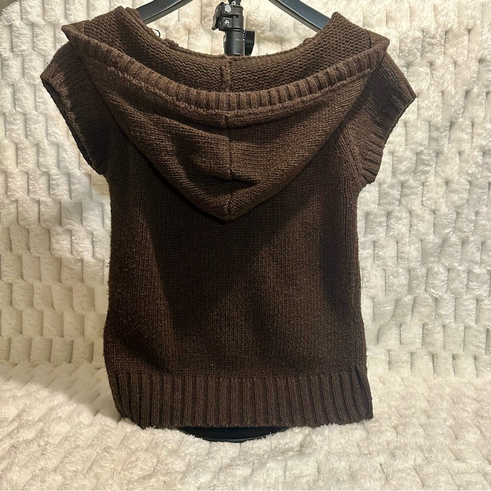Women Chocolate V-Neck Sweater - Picture 4 of 6